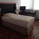 Porschepension Гостевой дом 3*