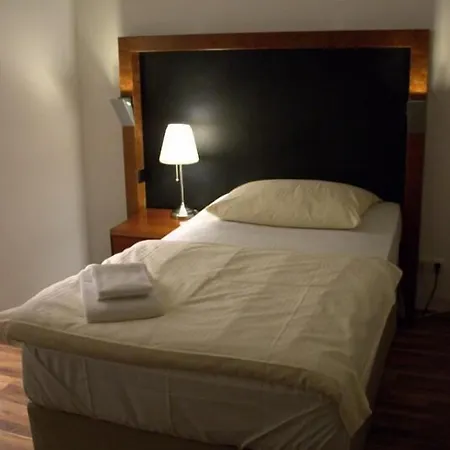 Porschepension בית הארחה 3*